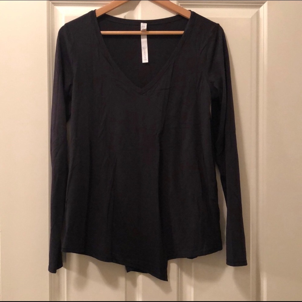 Lululemon black longsleeve